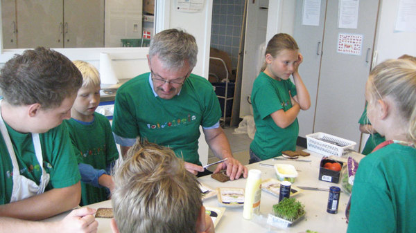Ministerbesøg på Madskole